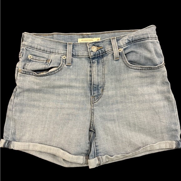 Levi’s Women’s‎ Mid Length Shorts 28 Excellent - Picture 1 of 3